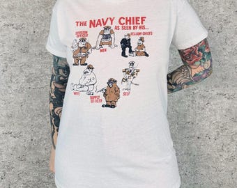 Camiseta vintage de los años 70 con un divertido dibujo animado del jefe de la Marina.