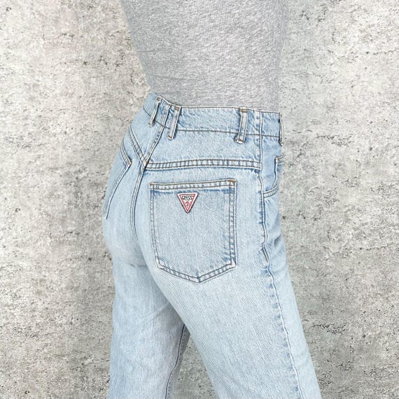 Guess Vintage Soft Worn In Button Fly Jeans / Size 26 27