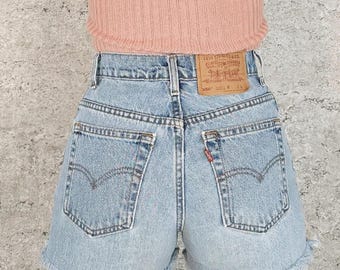 Levi's 550 Vintage Cut Off Jean Shorts / Size 24 25
