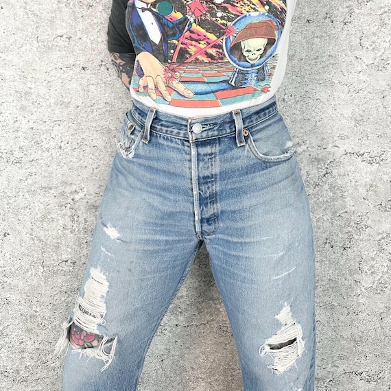 Levi's 501 Vintage Distressed Jeans / Size 31 32