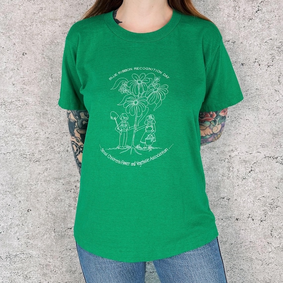 80's Soft Worn Vintage Flower and Vegetable Association Tee Shirt T-Shirt