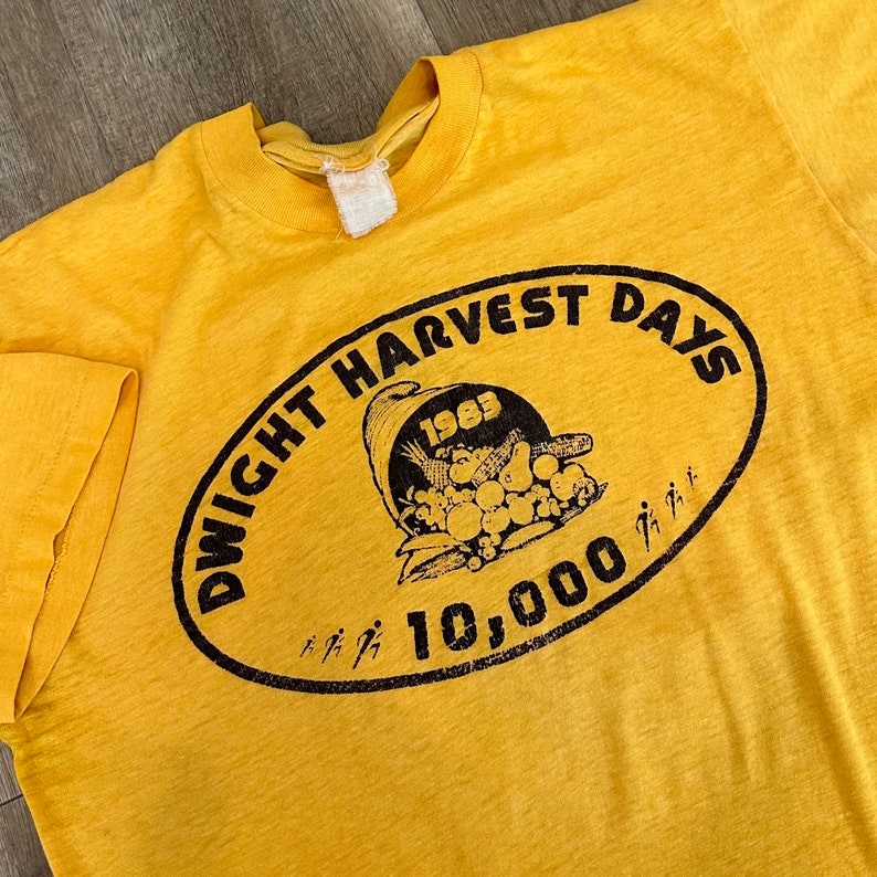 T-shirt Dwight Harvest Days vintage 1983, fin papier, doux et rétro, t-shirt image 6