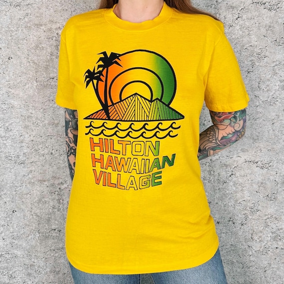 70's Vintage Hilton Hawaiian Village Waikiki Beach Resort Tee Shirt T-Shirt
