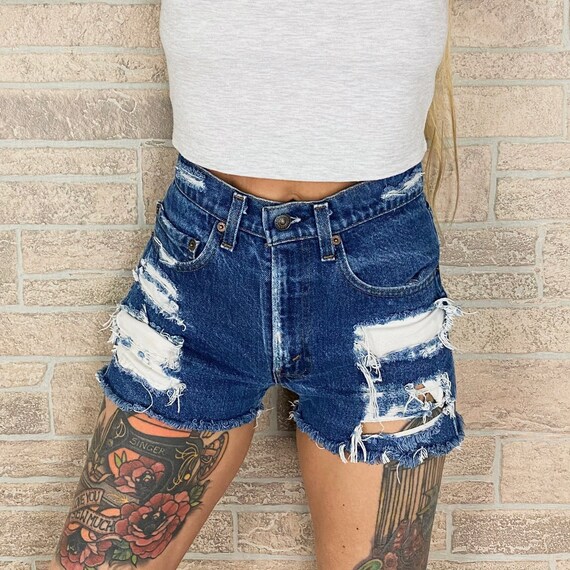 Levi's 505 Distressed Shorts / Size 24 25