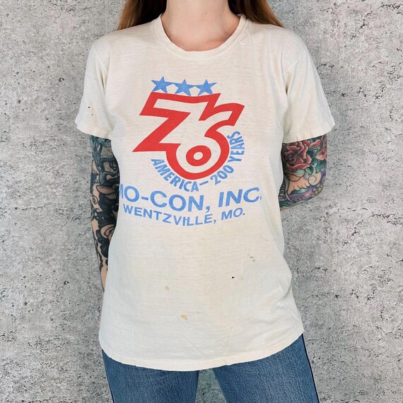 1976 True Vintage Soft 70's Bicentennial Mo-Con, Inc. Worn Stained Company Tee Shirt T-Shirt
