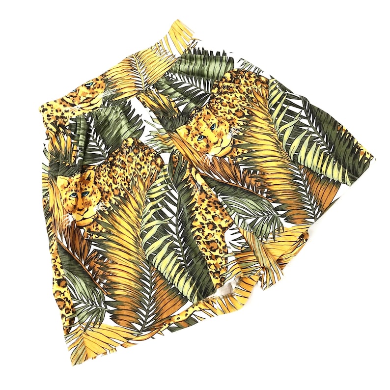 Vintage High Waisted Wild Cat Jungle Leopard Print Casual Summer Shorts Women/'s size Large L 29 30 31 32