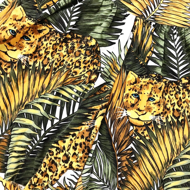 Vintage High Waisted Wild Cat Jungle Leopard Print Casual Summer Shorts Women/'s size Large L 29 30 31 32