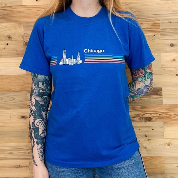 Chicago City Skyline Vintage 80's Rainbow Striped Travel Tee Shirt T-Shirt