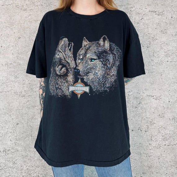 90's Vintage Wolf Nature Tee Shirt T-Shirt