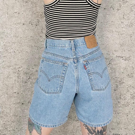 Levi's 550 Vintage Jean Shorts / Size 26