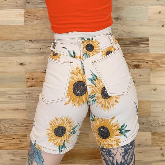 Vintage 90's Sunflower Long Jean Shorts / Size 23 24