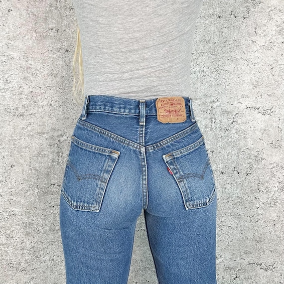 Levi's 501 Vintage Jeans / Size 24 Petite
