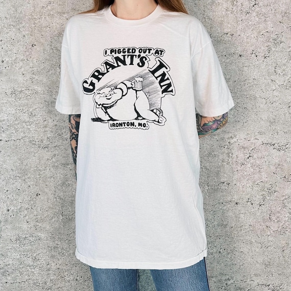 Vintage Soft Thin I Pigged Out At Grant's Inn Ironton MO Destination Graphic Tee Shirt T-Shirt