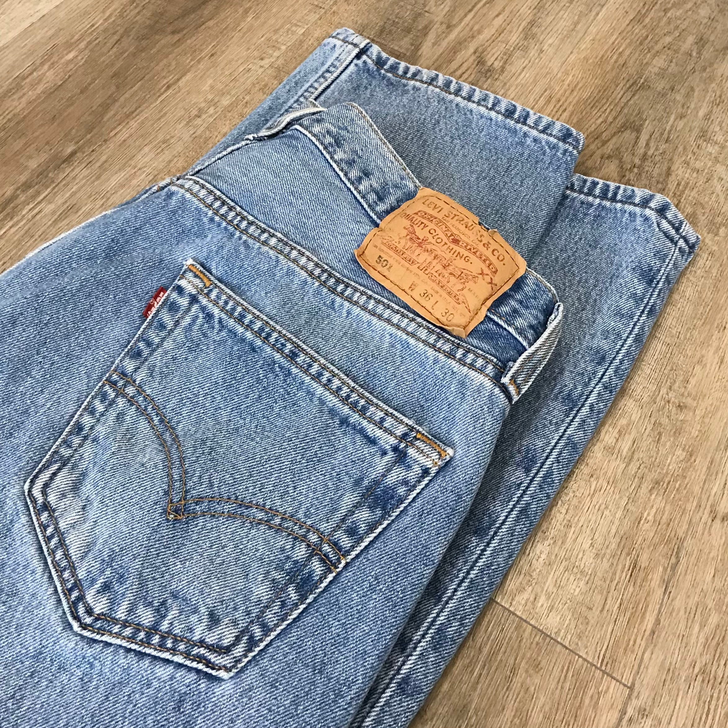 Levi's 501 Vintage Jeans / Size 33 - Etsy Levi's 501 Vintage Jeans / Size 33 - Etsy
