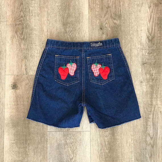 70's Vintage Strawberry Patch Cut Off Jean Shorts / Size 23