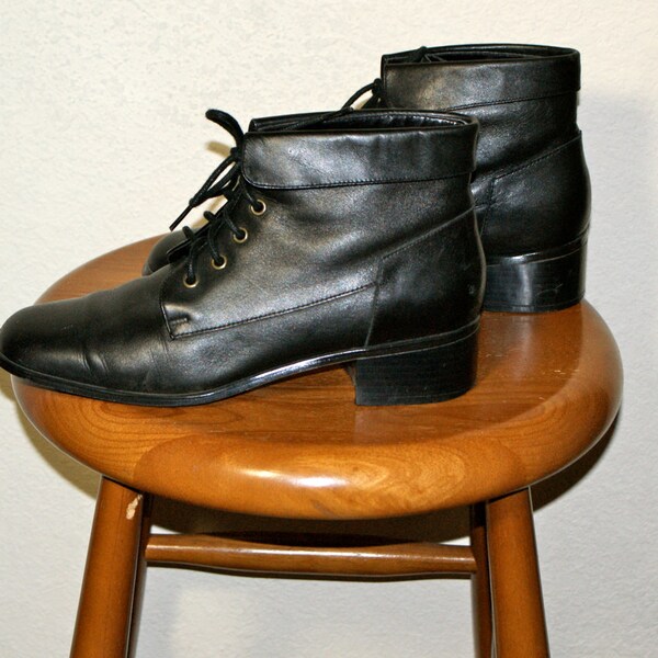 Vintage Black Leather Cuffed Ankle Boots 9 40