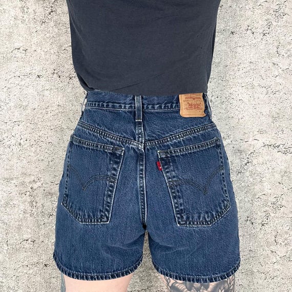 Levi's Mid Rise Blue Jean Denim Shorts / Size 28 29