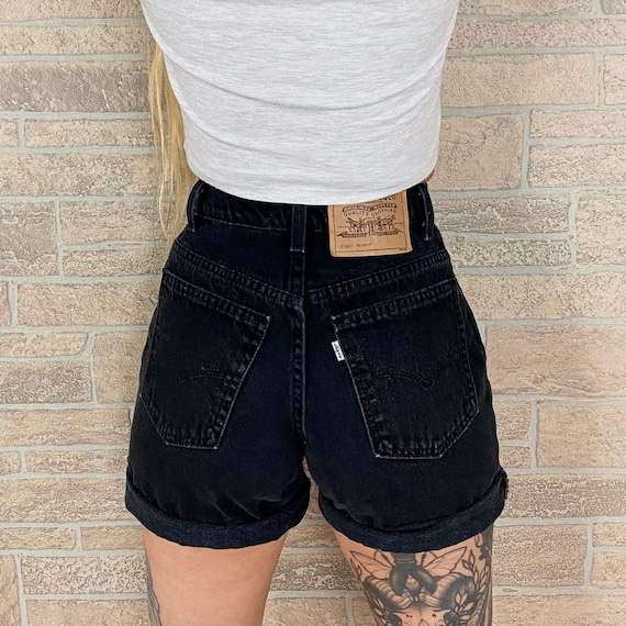 Levi's 950 Black Shorts / Size 25