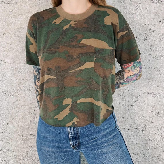 80's Vintage Camouflage Print Soft Thin Cropped Camo Tee Shirt T-Shirt