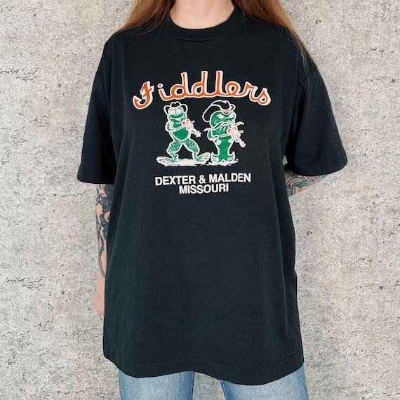 Vintage Fiddlers Restaurant Graphic Tee Shirt T-Shirt