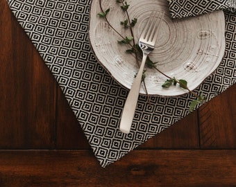 HANDWOVEN MODERN PLACEMAT-Dining Table Set-Modern Farmhouse Table Mat, Black and Natural Cotton,white Table Mat, Black & Natural Table set-