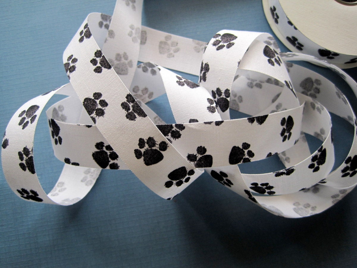 Paw Prints Satin Ribbon 7//8/" 22mm White with Black Printed 25 Yards