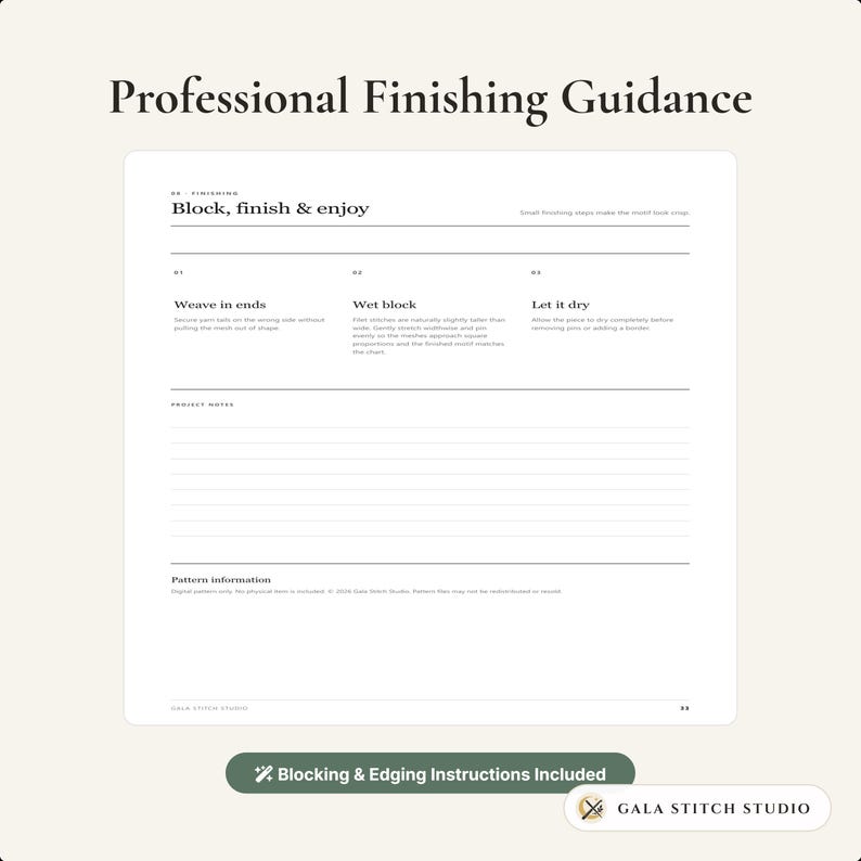 Op de afbeelding: Een wit instructiedocument getiteld Professional Finishing Guidance met secties voor Block, finish & enjoy, projectnotities en patrooninformatie. De tekst beschrijft stappen voor het wegwerken van draadeinden en het nat blokken van breiwerk.