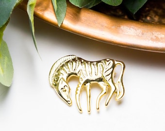 Animal jewelry | Gold zebra pin | Gold zebra brooch | Animal lover gift | Vintage pin | Safari jewelry | Costume jewelry | Gold jewelry |