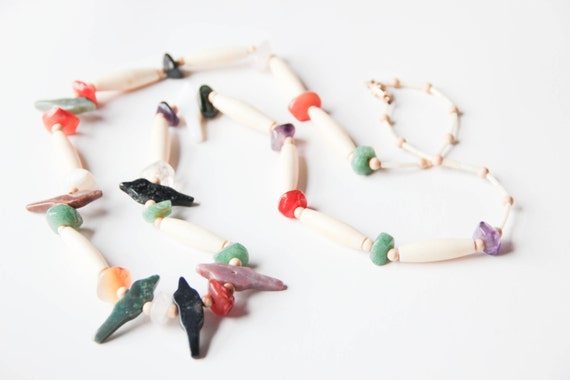 Carved bone and multicolor bird beaded necklace |… - image 1