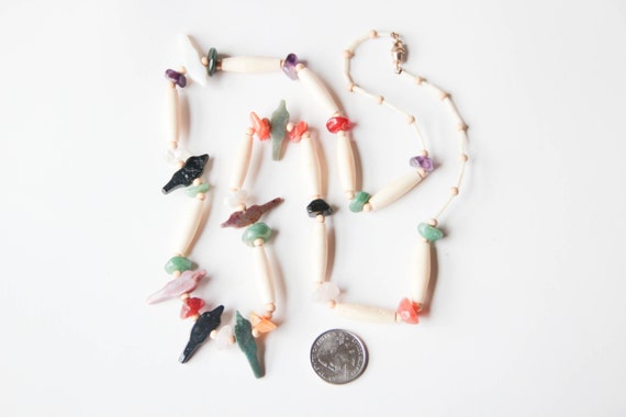 Carved bone and multicolor bird beaded necklace |… - image 4