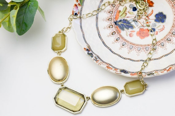Vintage Green and gold gem necklace | Large costu… - image 1