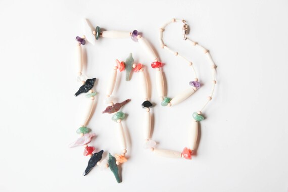 Carved bone and multicolor bird beaded necklace |… - image 3