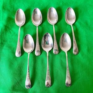 Birks Regency Tallrik Queen Mary 1940 - Set med 7 Försilvrade - 5 Teskedar Klockan