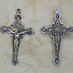 Crucifix with Ferns and Flowers 2&quot;