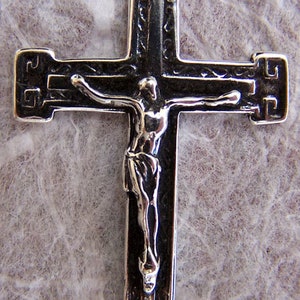 Crucifix with Tailored Ends