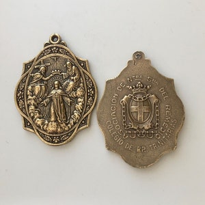 Adorno para árbol de Navidad de Nuestra Señora de la Asunción Medalla católica