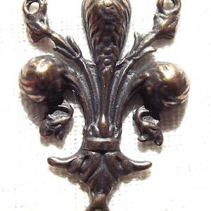 Rosary Fleur de Lis Centerpiece Center VP8111