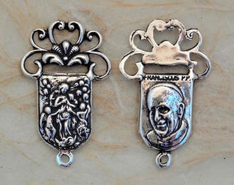 Our Lady Undoer Untier of Knots Pope Francis Centerpiece Center
