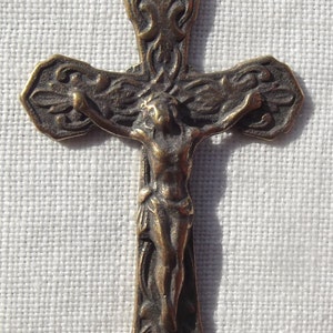 Bronze Delicate Pattern Crucifix Catholic Medal