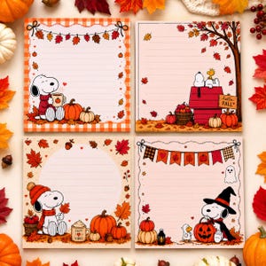 Könnte beinhalten: Vier quadratische Briefpapierbögen mit Snoopy und Woodstock in herbstlichen Motiven. Die Designs zeigen Snoopy mit einer Tasse, auf seiner Hundehütte mit dem Text 'hello FALL', mit einem Kürbis und als Hexe mit einem geschnitzten Kürbis.