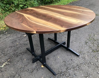 Mid Century Modern Style Dining Table with Expandable Leaves