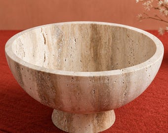 Handgefertigte Obstschale aus Travertin auf Sockel, Natursteinschale, beige Wohnaccessoires
