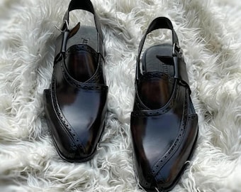 Handgefertigte Peshawari-Sandalen für Herren aus Leder, klassisches Braun, verstellbare Schnalle, traditionelles Modell