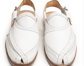 Weißer Peshawari Chappal aus Leder für Herren, handgefertigte Kaptaan-Sandalen