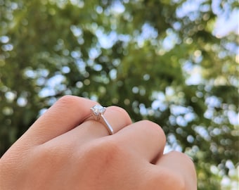 1.5 Carat Stunning Proposal Ring,  D VS2 Clarity, 14K Gold  Lab Created Diamond,  Classic  Solitaire Engagement Ring For Her