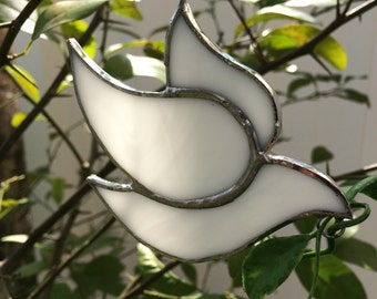 Dove of peace Stained Glass Sun Catcher Happiness Purity White Yule Christmas Ornament Olive Branch Handcrafted Love Wedding favors Bird Fly