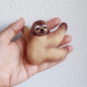 Sloth brooch Sloth Pin Felt brooch Hanging Sloth Animal pin Sloth jewellery Gift brooch Sweet Sloth image 1