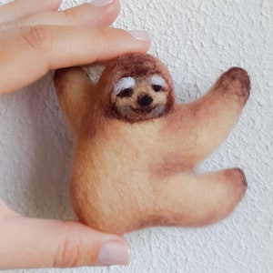 Sloth brooch Sloth Pin Felt brooch Hanging Sloth Animal pin Sloth jewellery Gift brooch Sweet Sloth image 9