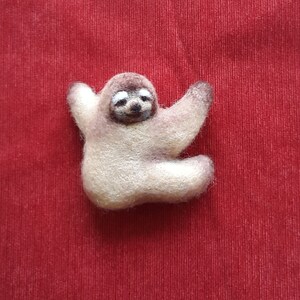 Sloth brooch Sloth Pin Felt brooch Hanging Sloth Animal pin Sloth jewellery Gift brooch Sweet Sloth image 7