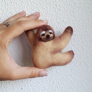 Sloth brooch Sloth Pin Felt brooch Hanging Sloth Animal pin Sloth jewellery Gift brooch Sweet Sloth image 6